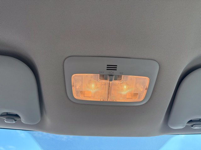 Used 2015 Toyota Corolla LE FWD image 34