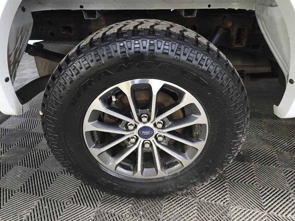 Used 2020 Ford F150 XLT w/ Equipment Group 302A Luxury AWD/4WD image 14