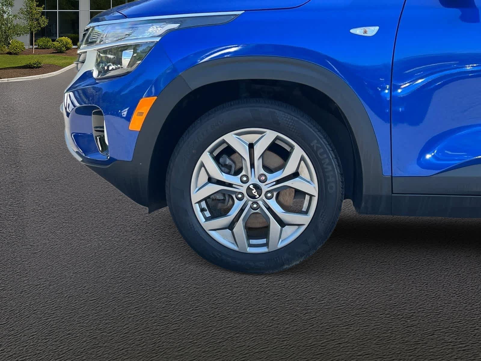 Used 2024 Kia Seltos LX AWD/4WD image 12
