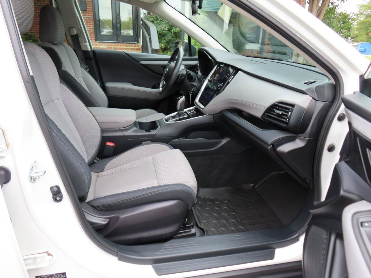 Used 2024 Subaru Outback Premium AWD/4WD image 22