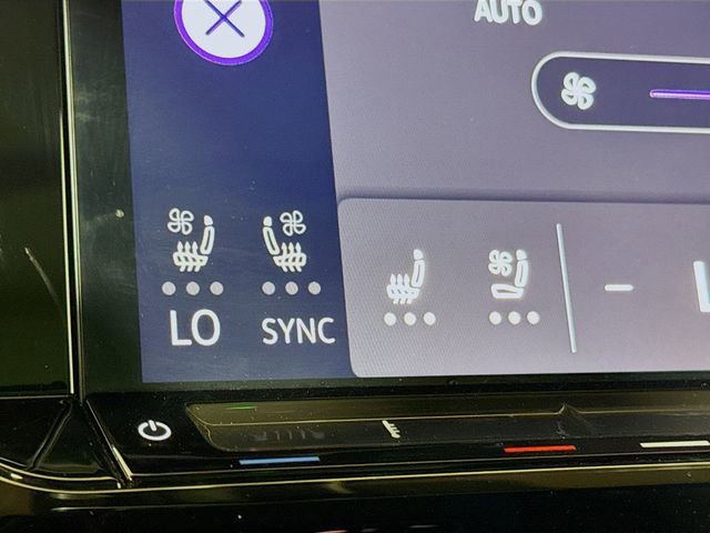 Used 2024 Volkswagen Atlas Cross Sport SEL R-Line AWD/4WD image 18