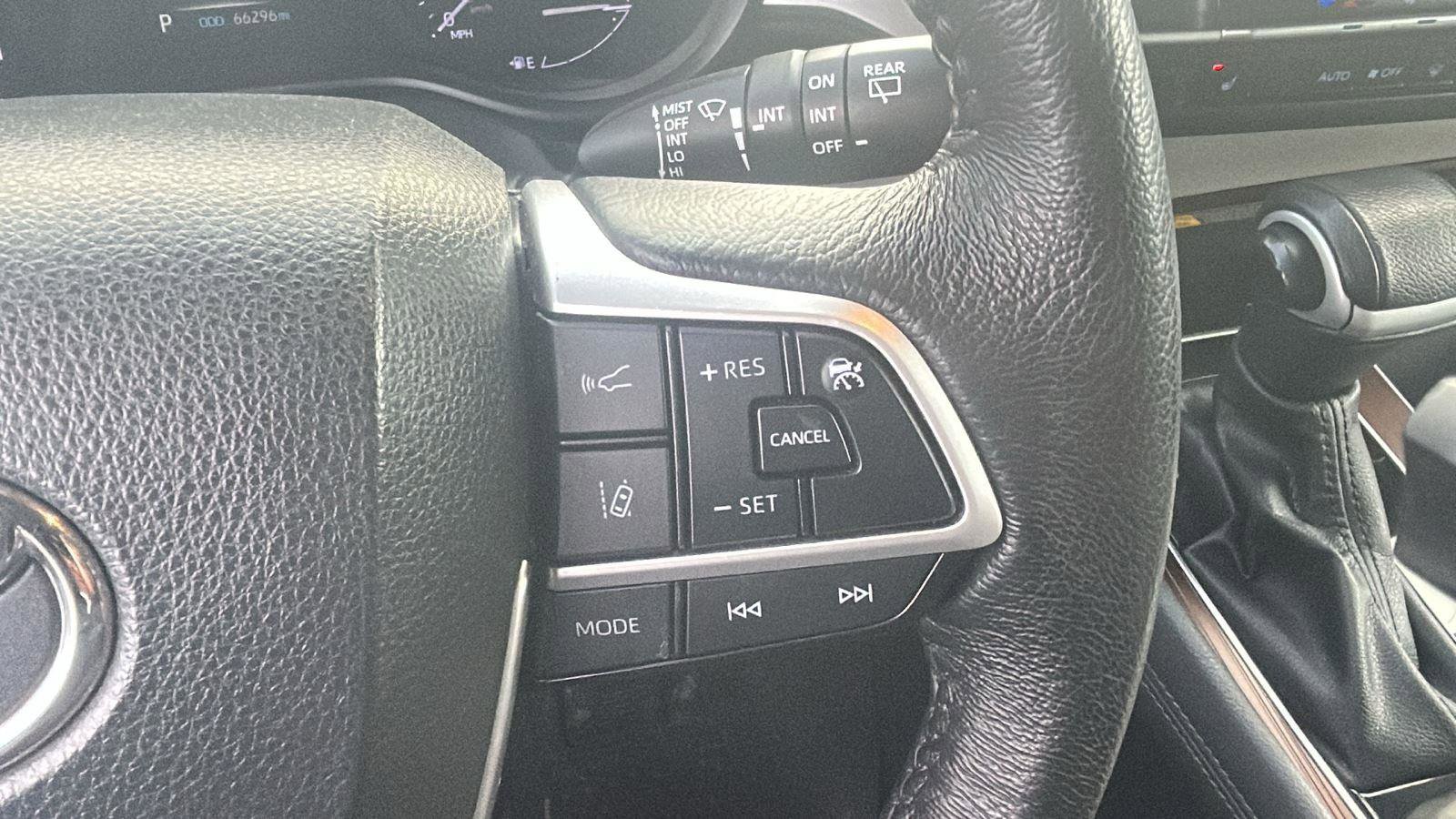 Used 2023 Toyota Sienna XLE image 20