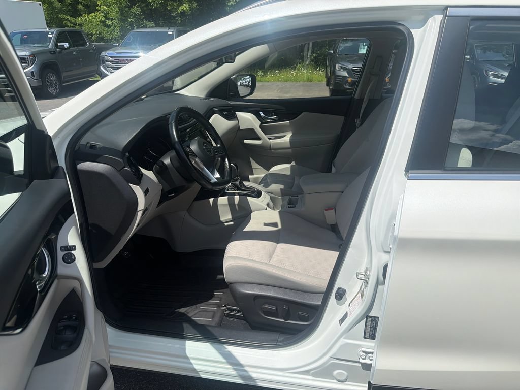Used 2021 Nissan Rogue Sport SV AWD/4WD image 22