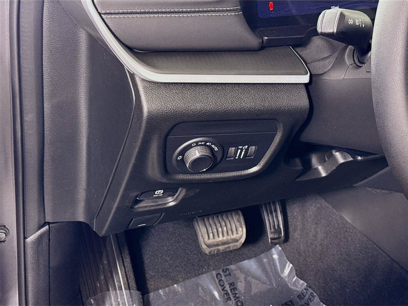 New 2026 Jeep Grand Cherokee L 4WD image 4