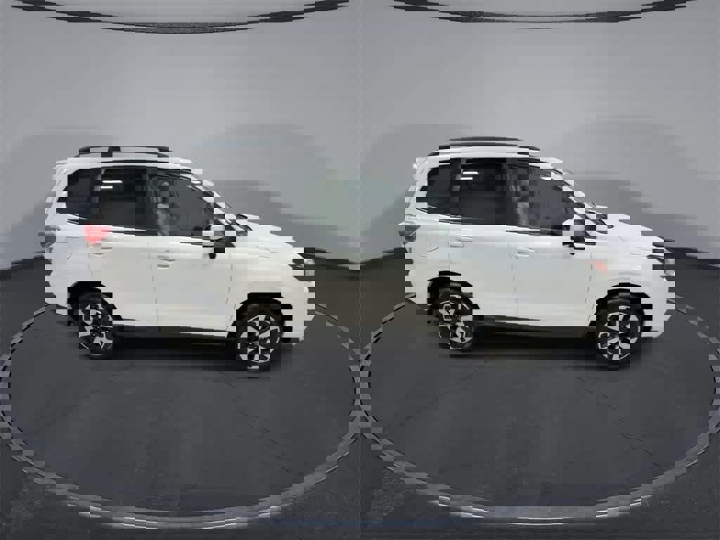 Used 2017 Subaru Forester 2.5i Premium image 9