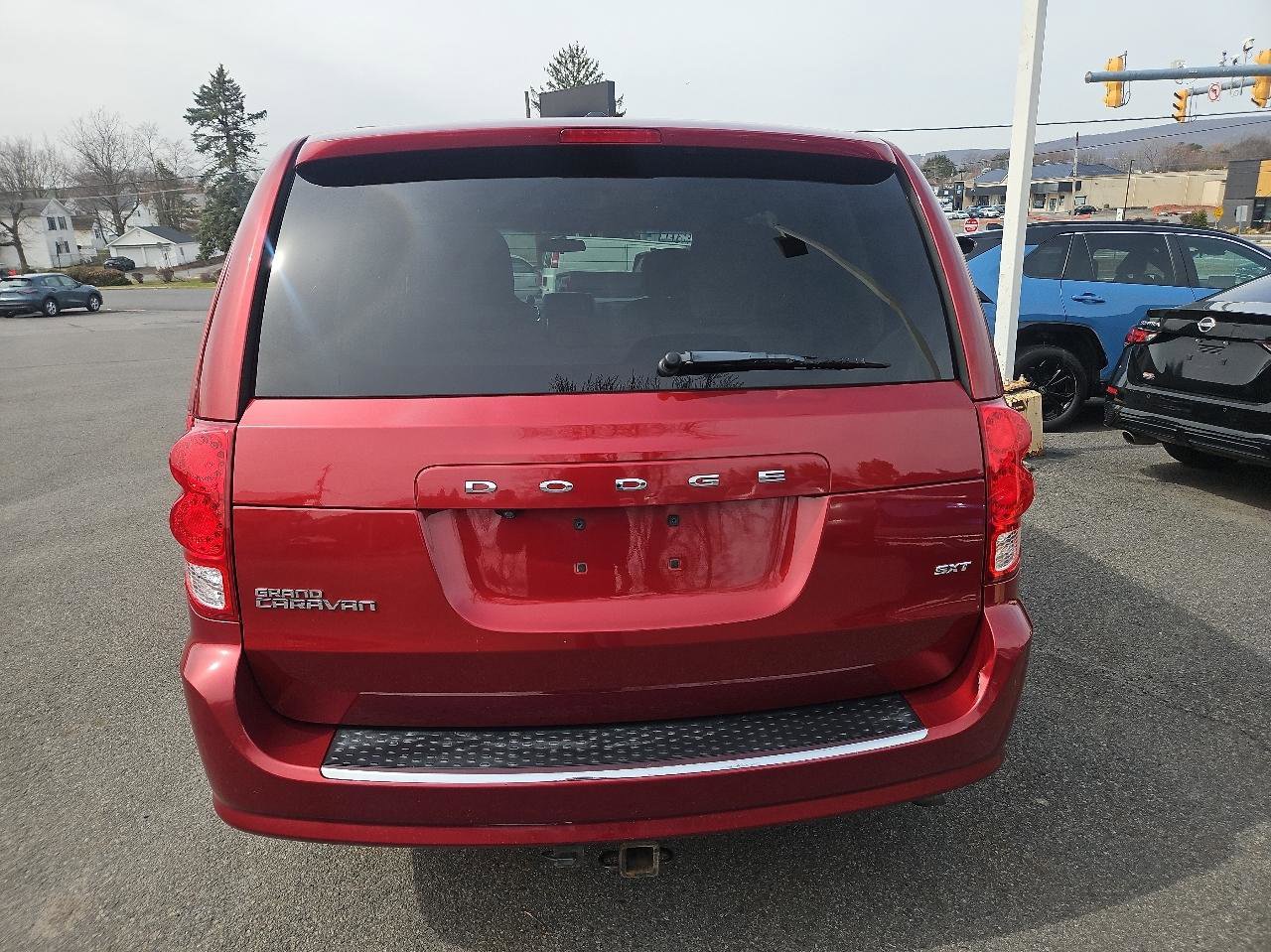 Used 2014 Dodge Grand Caravan SXT image 4