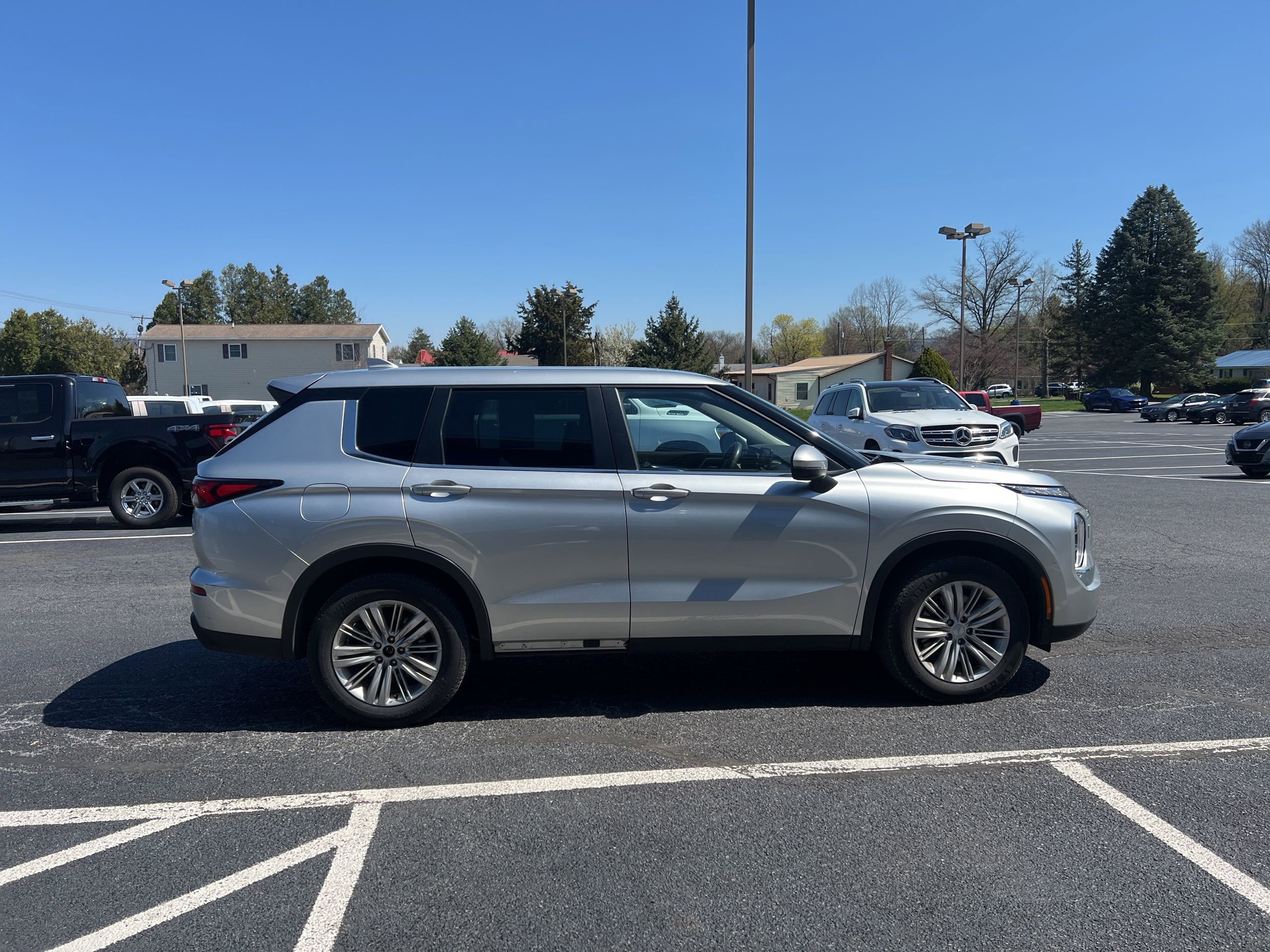 Used 2022 Mitsubishi Outlander ES AWD/4WD image 7