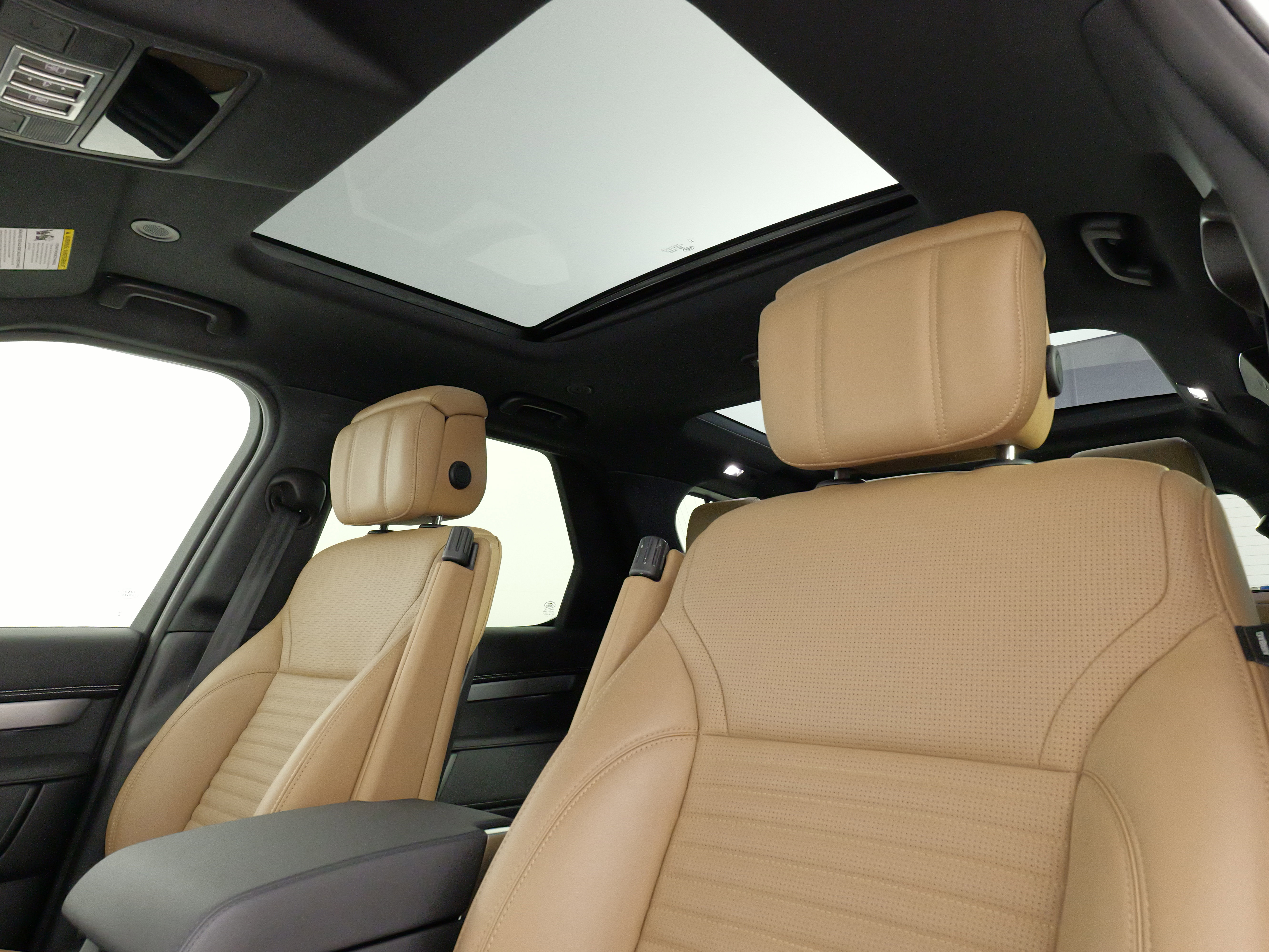 Used 2024 Land Rover Discovery Dynamic SE image 36