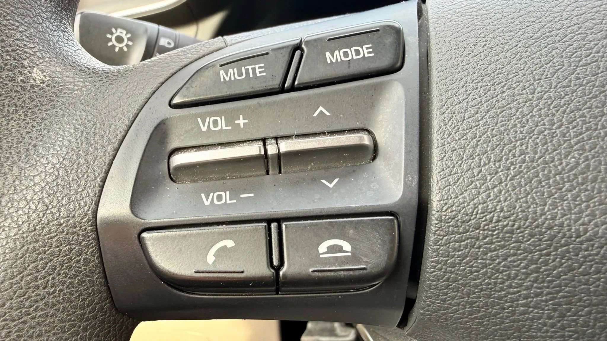 Used 2020 Hyundai Elantra SE image 24