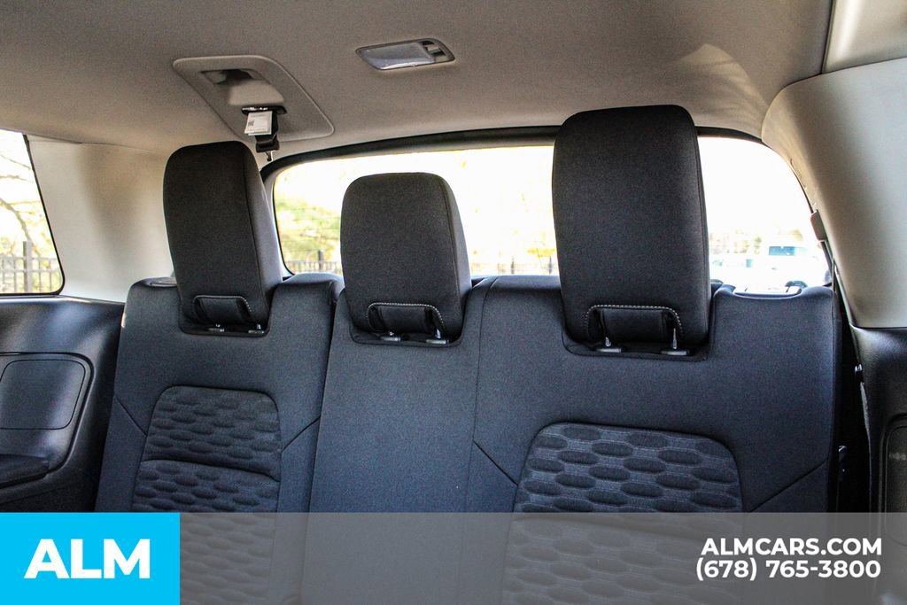 Used 2025 Nissan Pathfinder SV image 19