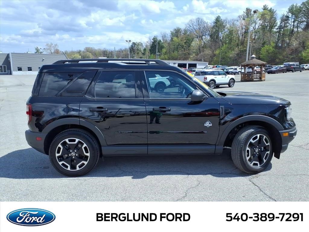 Used 2024 Ford Bronco Sport Outer Banks w/ Tech Package image 4