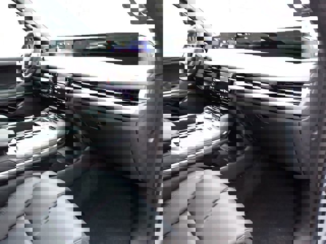 New 2025 Lincoln Navigator Reserve w/ Jet Appearance Package image 12