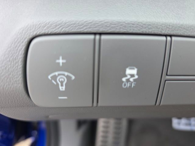 Certified 2025 Hyundai Elantra Sport image 16