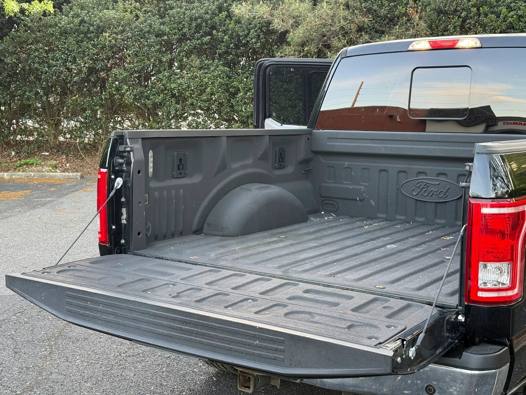 Used 2016 Ford F150 XLT w/ Equipment Group 302A Luxury image 46