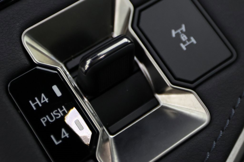 Used 2025 Lexus GX 550 image 30