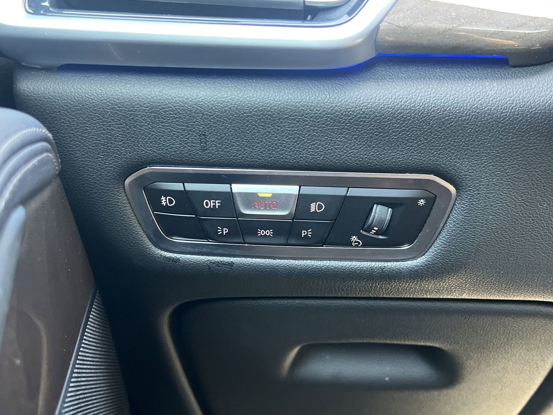 Used 2019 BMW X5 xDrive40i w/ Premium Package 2 AWD/4WD image 14
