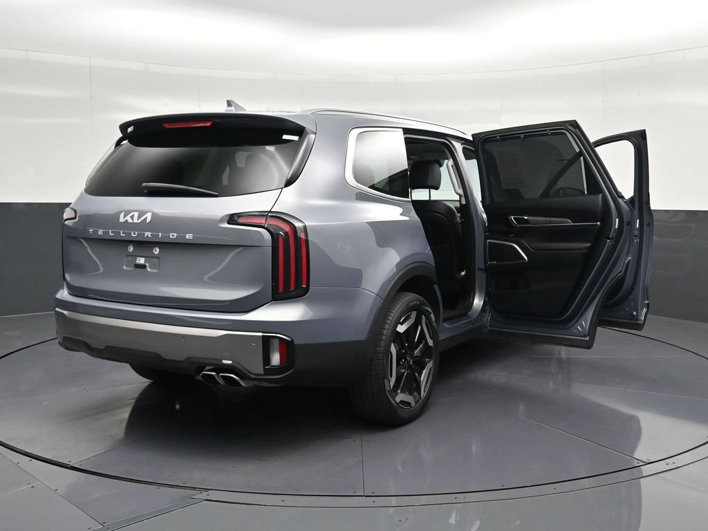 Used 2025 Kia Telluride EX FWD image 37