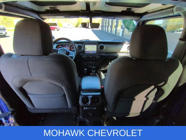 Used 2018 Jeep Wrangler Unlimited Sahara AWD/4WD image 21