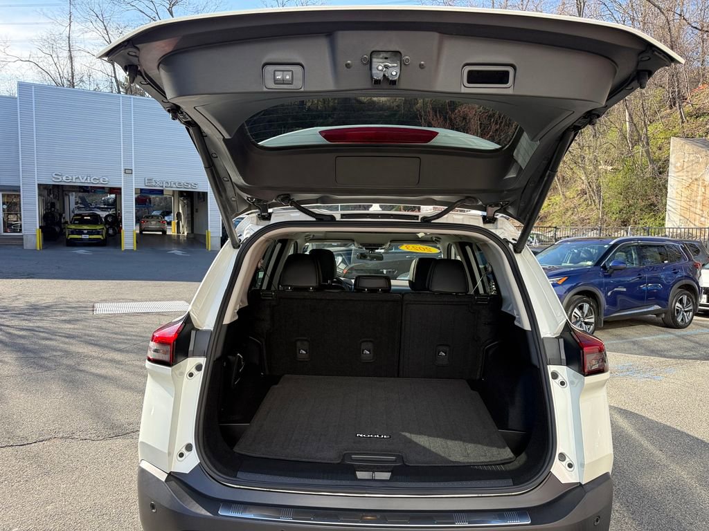 Used 2023 Nissan Sentra SV w/ All-Weather Package image 8