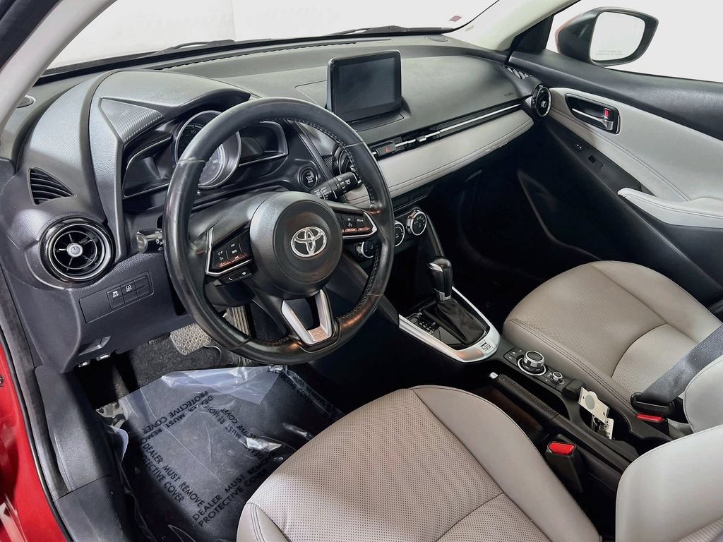 Certified 2020 Toyota Yaris XLE FWD image 9