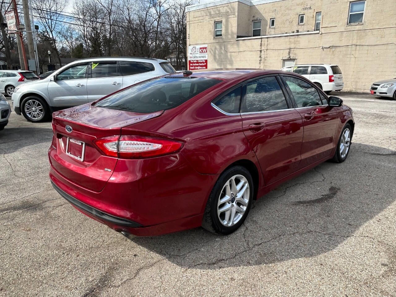 Used 2016 Ford Fusion SE image 12