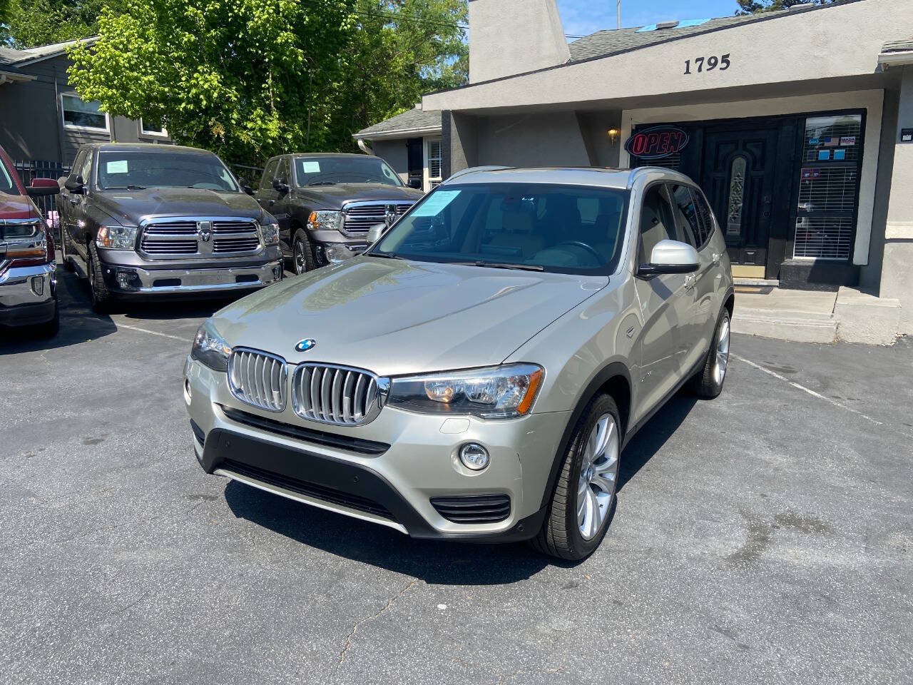 Used 2015 BMW X3 xDrive28i w/ Premium Package AWD/4WD image 2