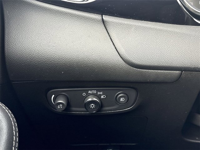 Used 2021 Buick Encore GX Preferred w/ Cold Weather Comfort Package image 17