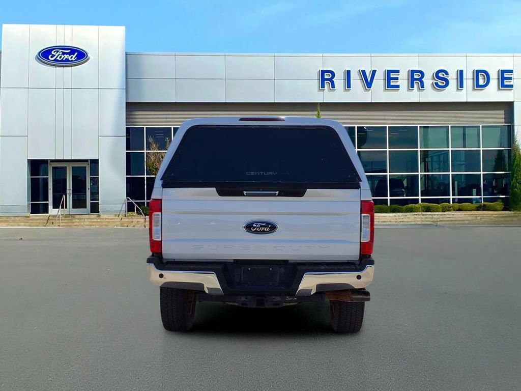 Used 2019 Ford F250 Lariat w/ Chrome Package image 5