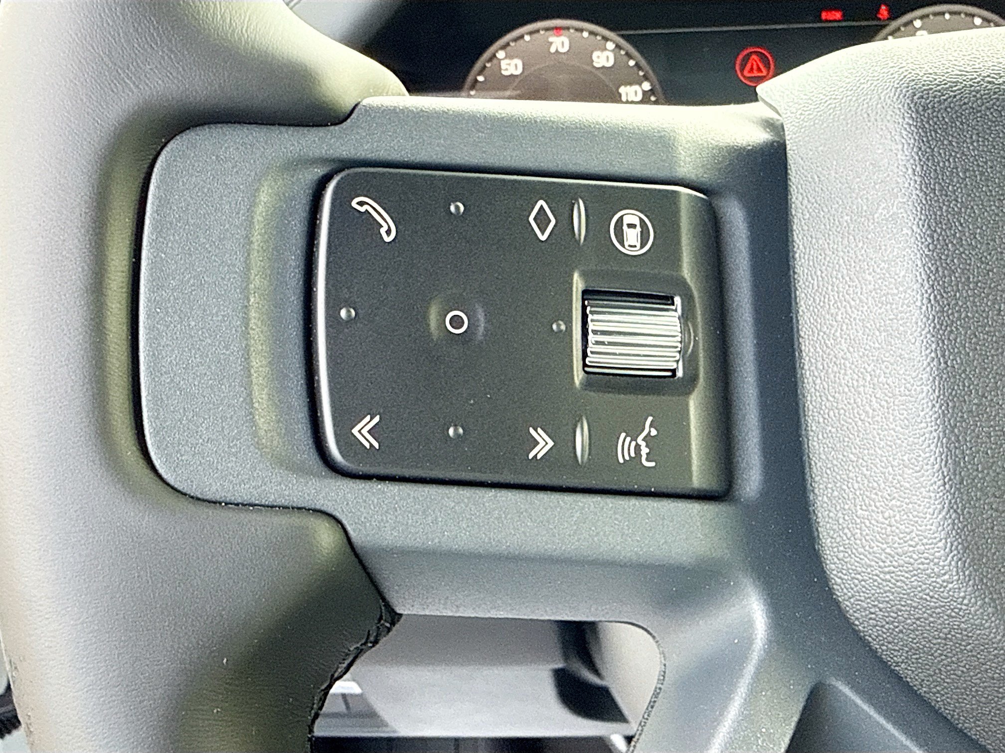 New 2026 Land Rover Defender 130 X-Dynamic SE AWD/4WD image 38