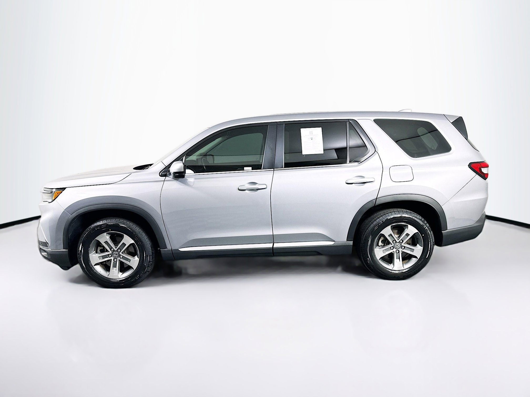 Used 2023 Honda Pilot EX-L image 4