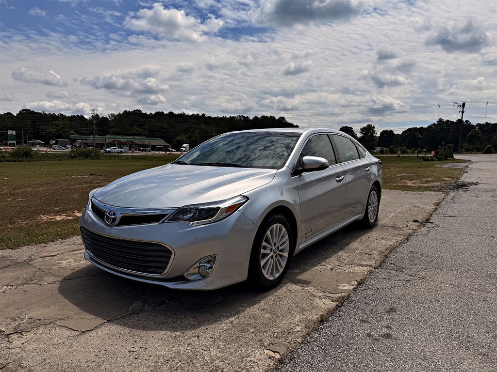 Used 2013 Toyota Avalon Limited FWD image 1