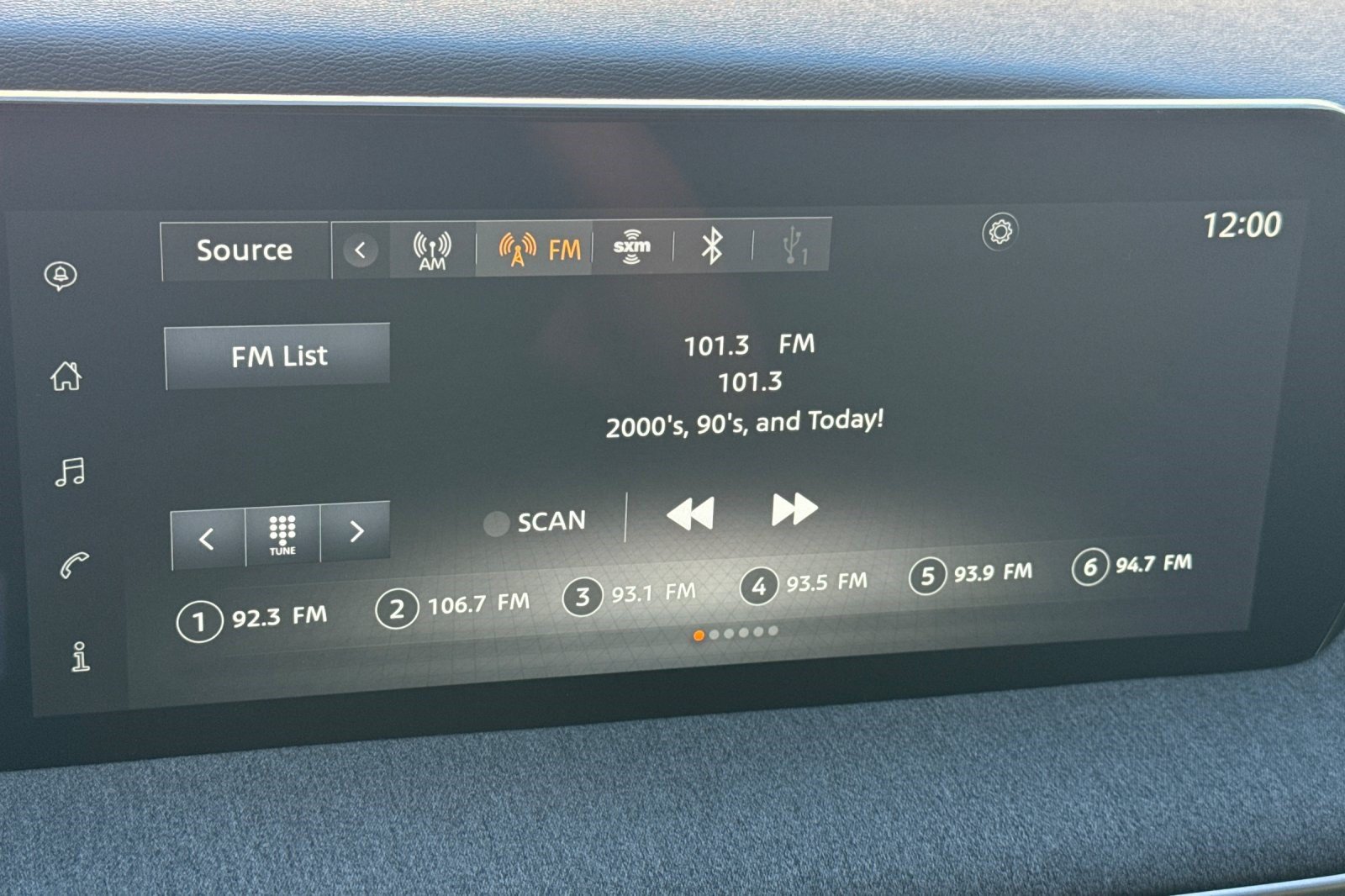 Used 2025 Nissan Kicks SV AWD/4WD image 20