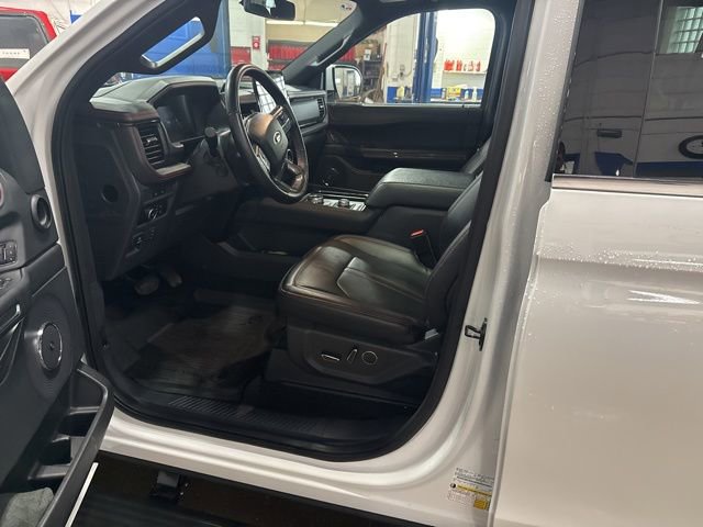 Used 2024 Ford Expedition Max Limited image 11