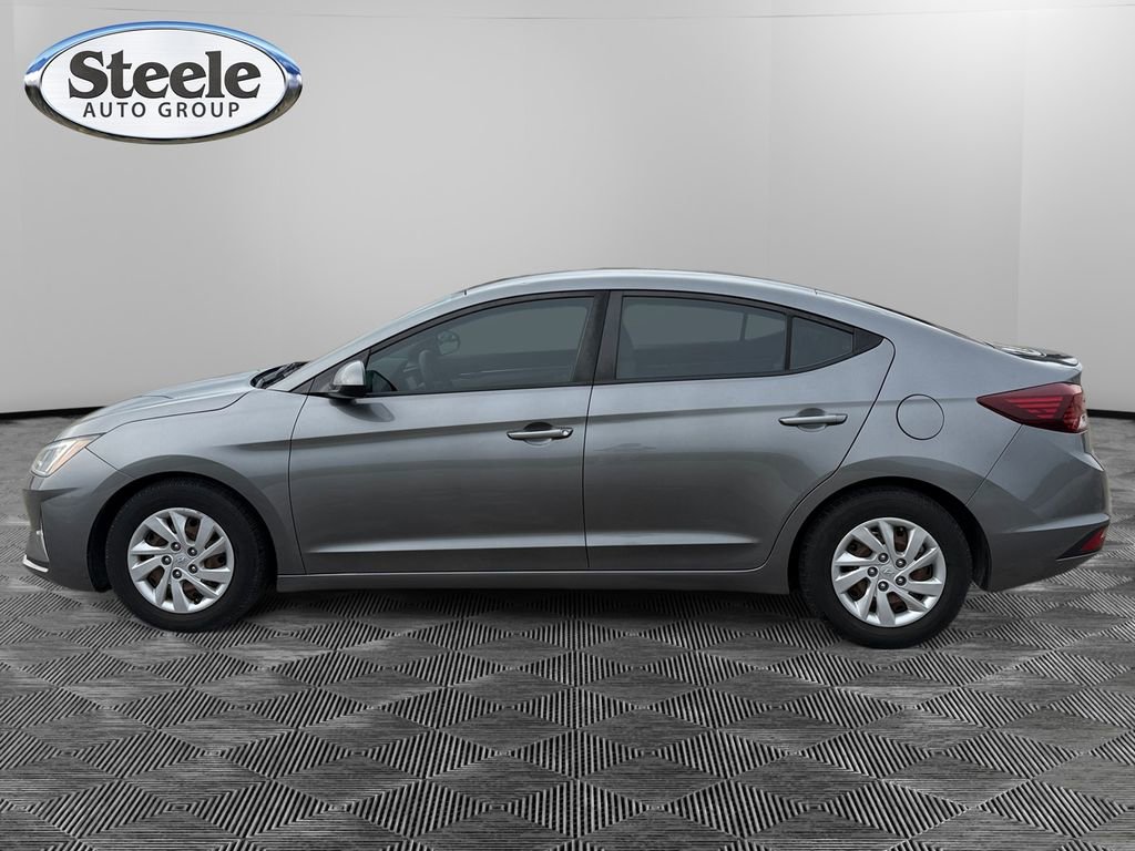 Used 2019 Hyundai Elantra SE image 2
