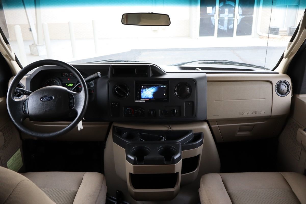 Used 2015 Ford E-450 and Econoline 450 Super Duty w/ Motorhome Prep Package image 18