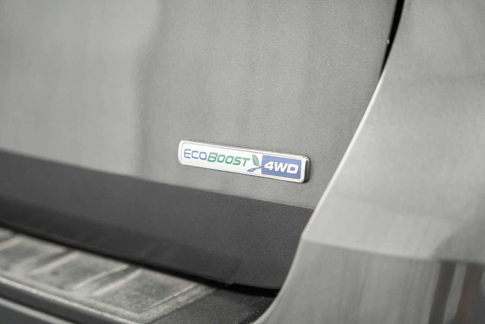 Certified 2020 Ford Explorer XLT w/ Equipment Group 202A image 9