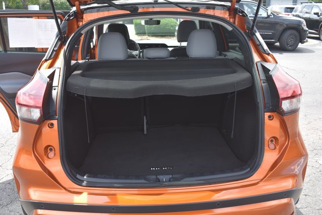 Used 2021 Nissan Kicks SR w/ SR Premium Package FWD image 17