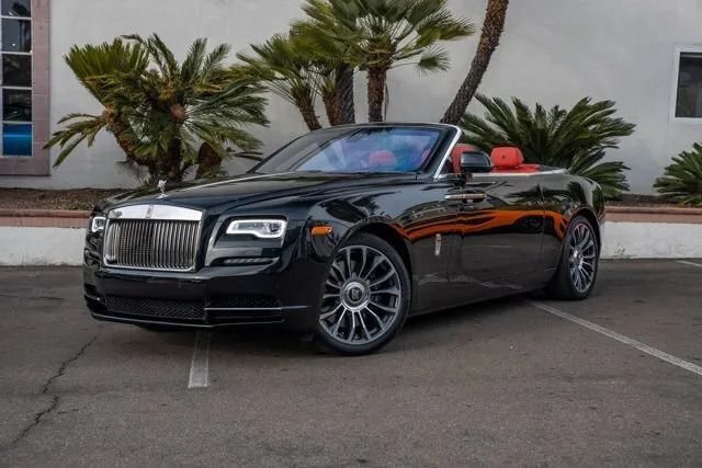 Used 2018 Rolls-Royce Dawn RWD image 2