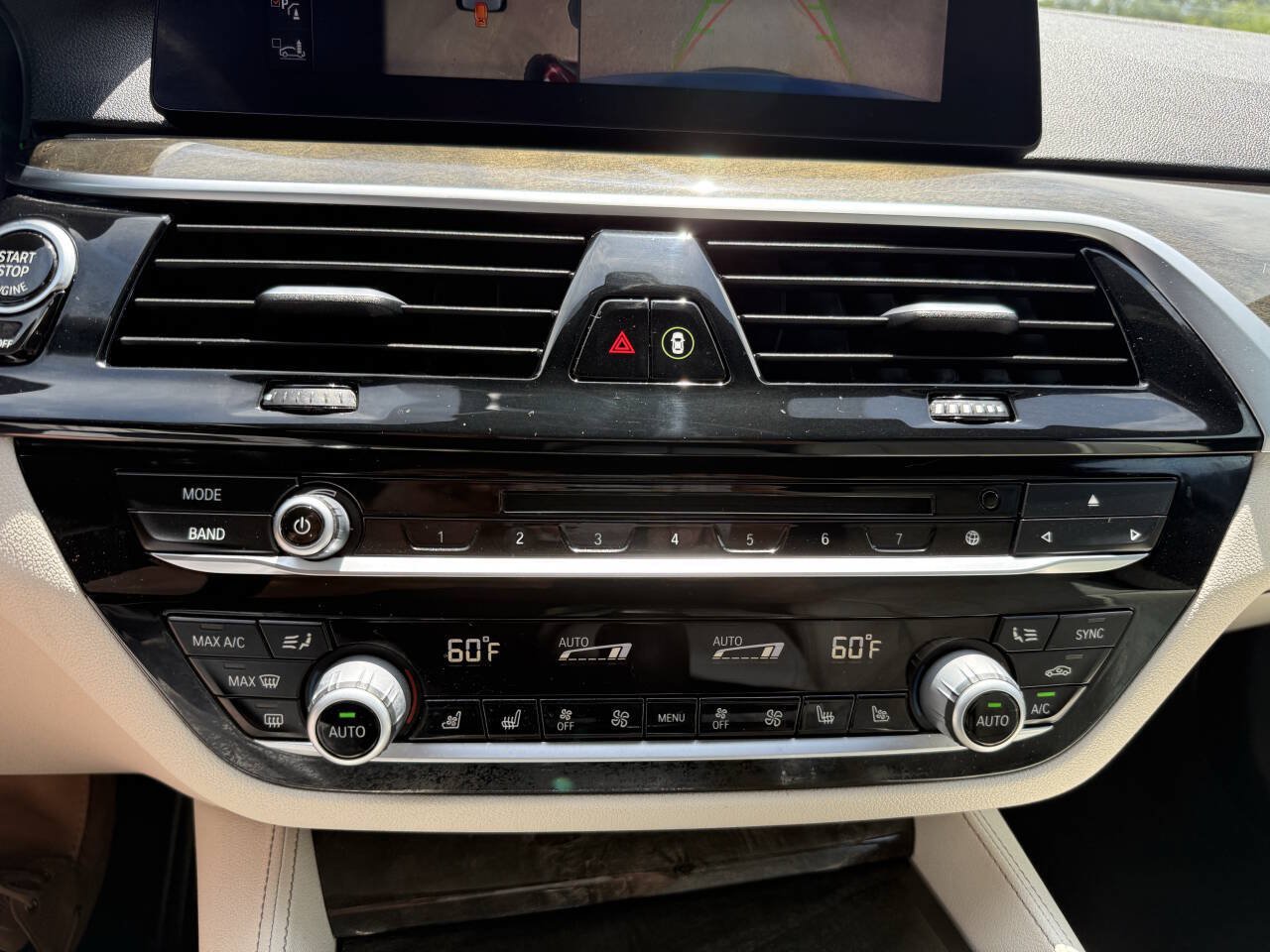 Used 2018 BMW 530i xDrive AWD/4WD image 25
