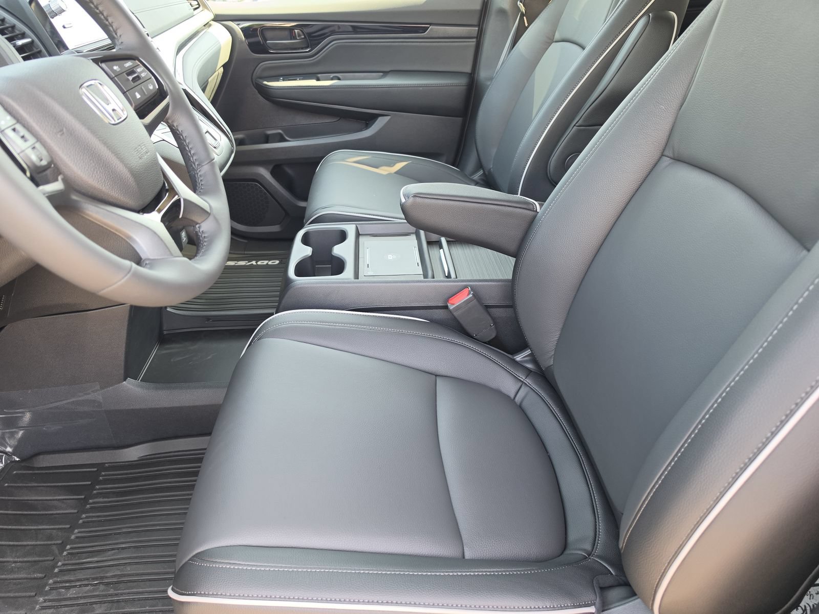 New 2026 Honda Odyssey Touring image 11