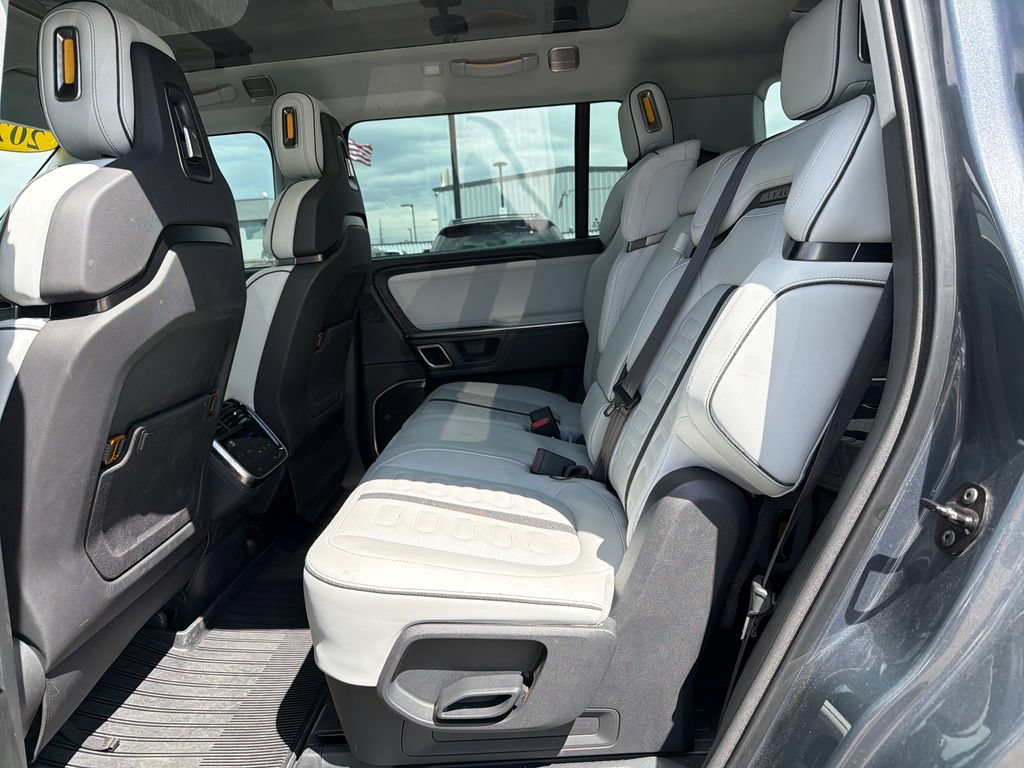 Used 2024 Rivian R1S Adventure AWD/4WD image 23