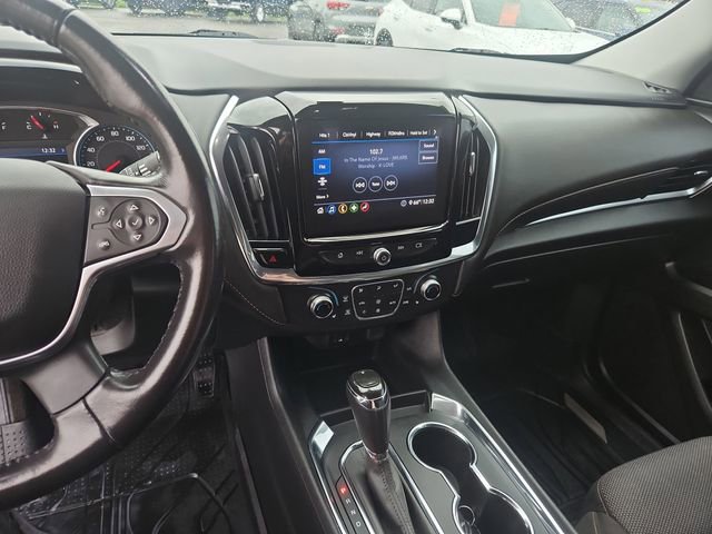 Used 2020 Chevrolet Traverse LT image 18