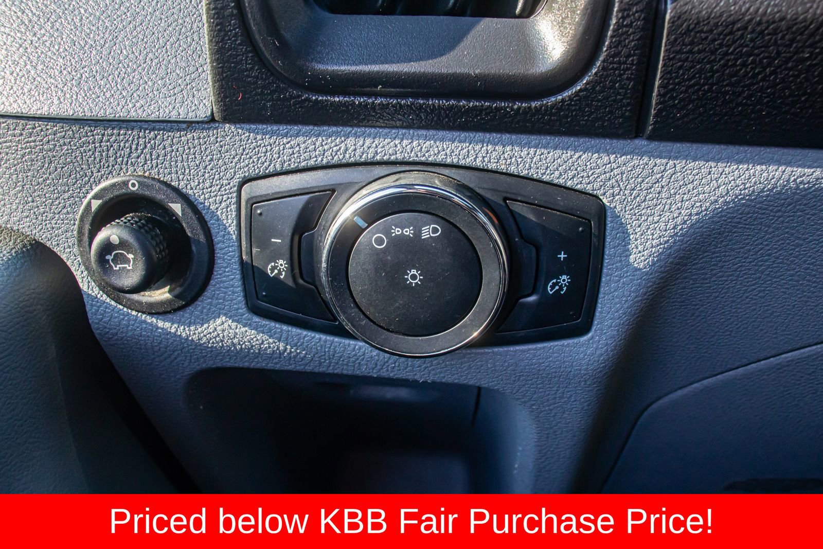 Used 2015 Ford Transit 250 148 Medium Roof image 24