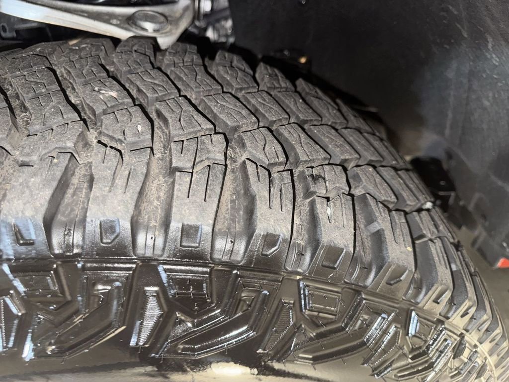 Used 2024 Ford Bronco Badlands image 11