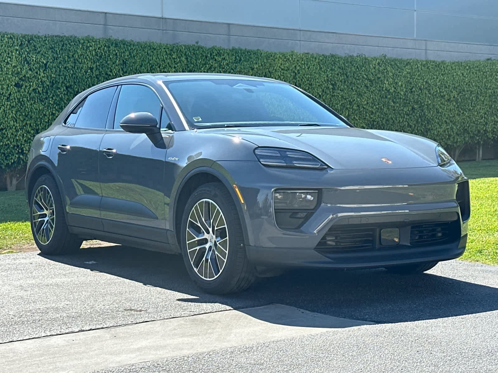 New 2026 Porsche Macan Electric RWD image 10