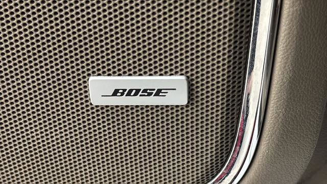 Used 2020 Chevrolet Suburban Premier AWD/4WD image 32