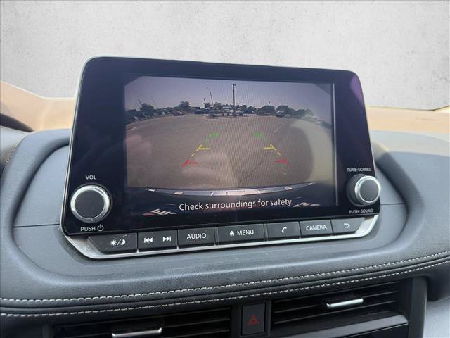 Used 2023 Nissan Rogue SV FWD image 18