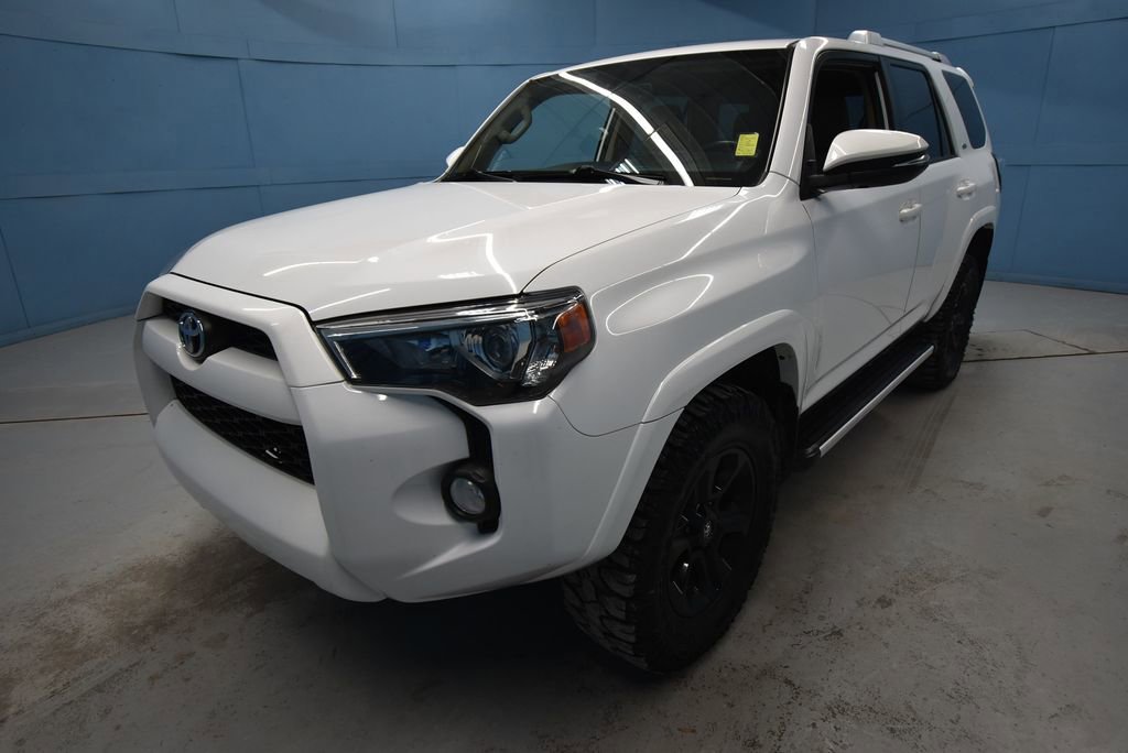 Used 2018 Toyota 4Runner SR5 Premium AWD/4WD image 32