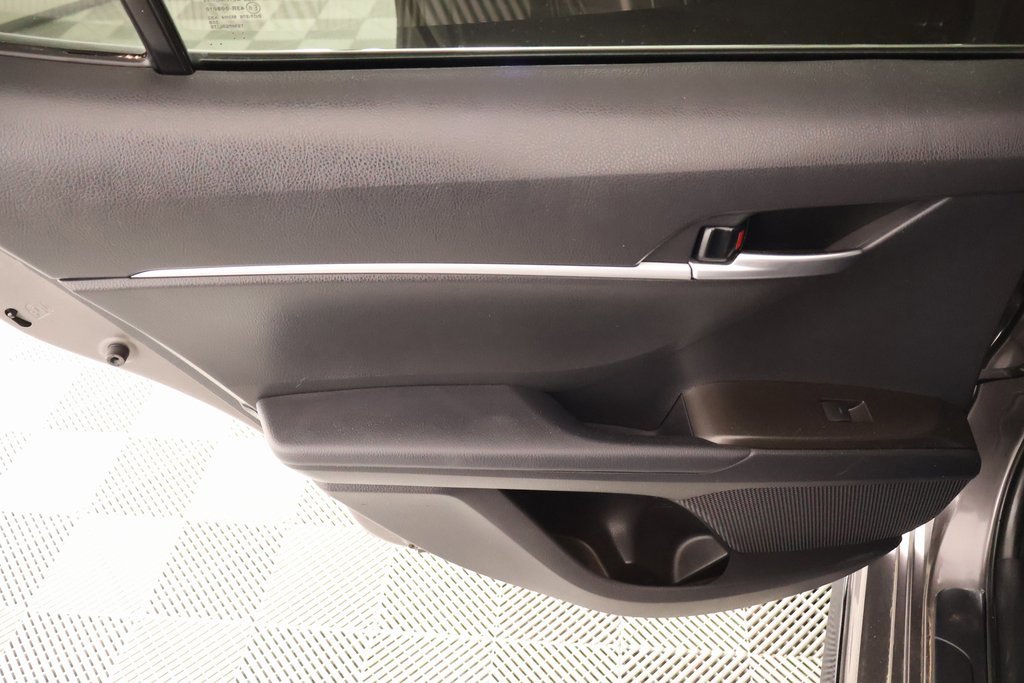 Used 2023 Toyota Camry SE image 15