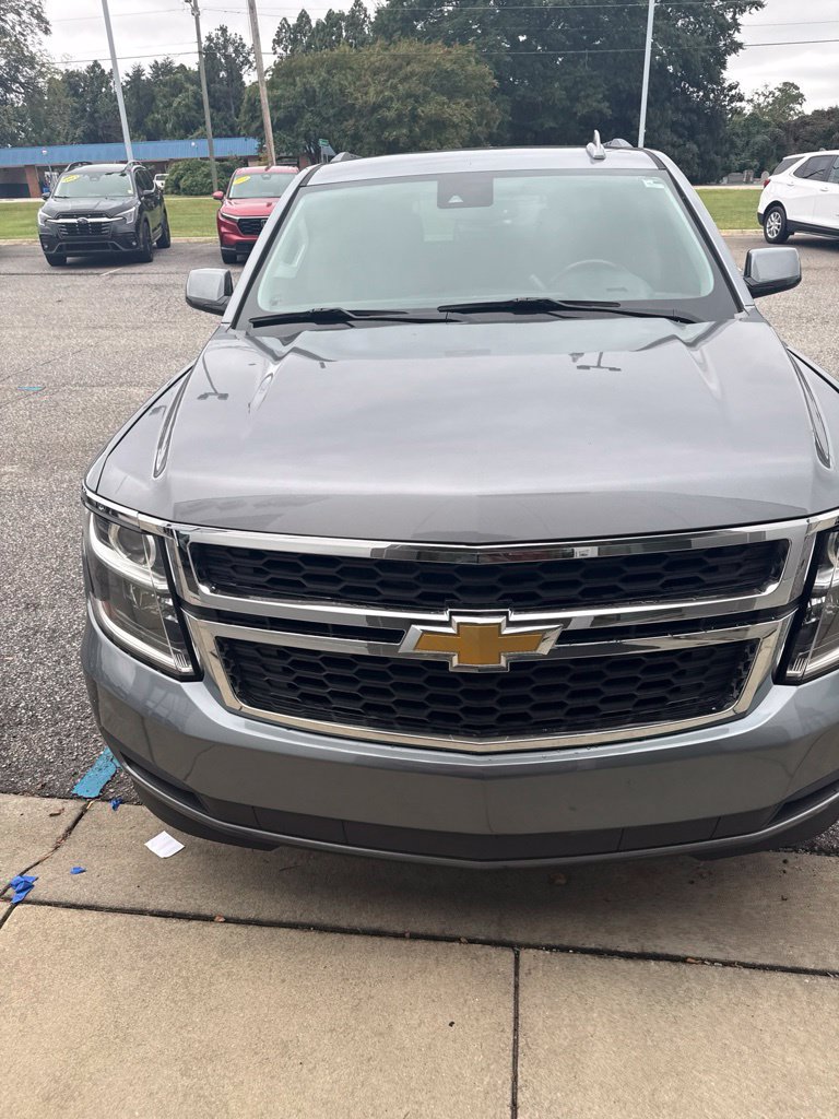 Used 2020 Chevrolet Suburban LT RWD image 2